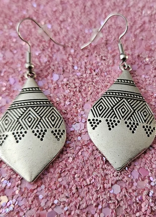 Tibetaans zilveren oorbellen, état: Neuf sans étiquette, 2,95 €, 3,80 € Protection acheteurs (Pro) incluse