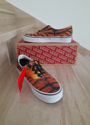 Vans authentic tiger n. 38.5 nuove mai indossate, marque: Vans, état: Neuf avec étiquette, taille: 38.5, 39,99 €, 42,69 € Protection acheteurs incluse
