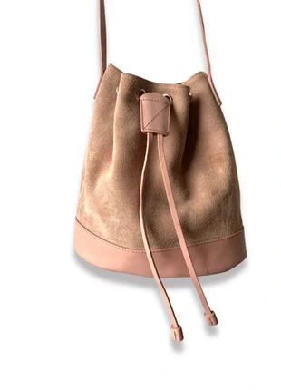 Petit sac seau en cuir rose comptoir des cotonniers, marque: Comptoir des Cotonniers, état: Très bon état, 38,00 €, 40,60 € Protection acheteurs incluse