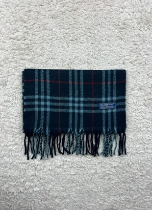 Echarpe Burberry carreaux motif tartan bleu marine 100% Laine d'agneau, brand: Burberry, condizioni: Ottime, €49.90, €53.10 include la Protezione acquisti