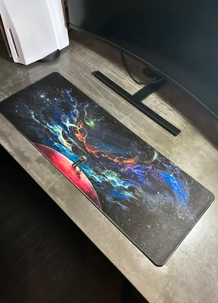 Tapis de souris XXL Univers - Neuf, marke: Amazon, zustand: Sehr gut, 9,99 €, 11,19 € inklusive Vinted-Käuferschutz