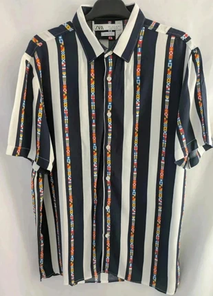 Chemise Zara a rayures blanches et bleu marine Taille L Très bon état, marque: Zara, état: Très bon état, taille: L / 40 / 12, 16,00 €, 17,50 € Protection acheteurs (Pro) incluse