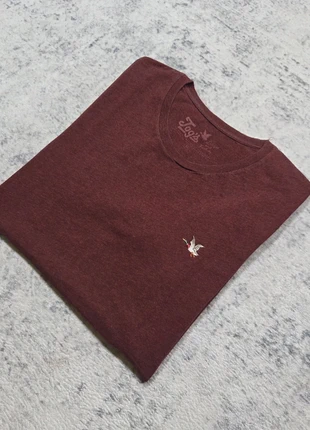 👕 T-shirt Chevignon Bordeaux Logo Brodé M Vintage Retro, brand: Chevignon, condizioni: Ottime, taglia: M, €19.95, €21.65 include la Protezione acquisti Pro