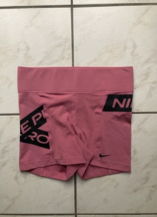 Short nike pro taille S couleur rose, brand: Nike, condizioni: Ottime, taglia: S / IT 40 / EU 36, €15.00, €16.45 include la Protezione acquisti Pro