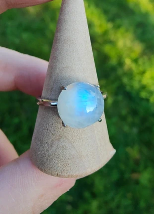 Bague réglable argentée – Pierre de Lune aux reflets bleus, état: Neuf sans étiquette, taille: Ajustable, 14,00 €, 15,40 € Protection acheteurs incluse