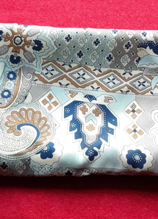 Foulard  fantasia  ,multicolore , azzurro ,blu , marrone chiaro ,  grigio chiaro, merk: Met, staat: Nieuw zonder prijskaartje, € 5,00, € 5,95 inclusief Kopersbescherming