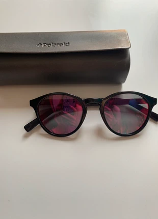 Occhiali da sole Polaroid originali neri vintage basic casual Y2K estivo giorno ufficio università, marca: Polaroid, estado: Muy bueno, 32,00 €, 34,30 € Protección al comprador incluida