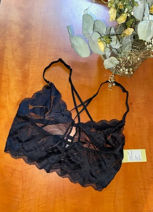 Soutien gorge dentelle fine lingerie, marque: Victoria, état: Neuf avec étiquette, 6,00 €, 7,00 € Protection acheteurs incluse