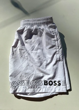 Maillot short de bain Hugo Boss XS blanc et noir logo floqué, marque: Hugo Boss, état: Neuf sans étiquette, taille: XS, 20,00 €, 21,70 € Protection acheteurs incluse