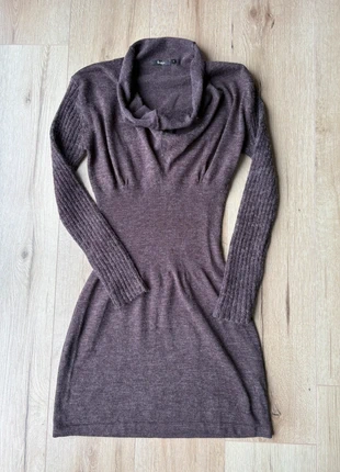 Robe en laine marron col bénitier, marke: folia, zustand: Sehr gut, größe: S / 36 / 8, 5,00 €, 5,95 € inklusive Vinted-Käuferschutz