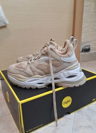 Scarpe Buffalo Triplet M beige e bianche, brand: Buffalo, condizioni: Ottime, taglia: 38, €60.00, €63.70 include la Protezione acquisti