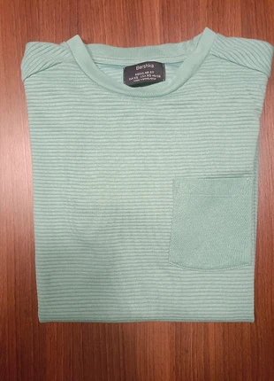 T-shirt Regular Fit | Bershka, brand: Bershka, condizioni: Ottime, taglia: XS, €10.00, €11.20 include la Protezione acquisti