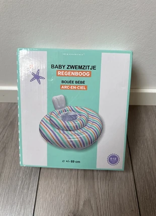 Baby zwemzitje swim essentials swimfloat, merk: Swim Essentials, staat: Nieuw met prijskaartje, maat: 6-9 maanden / 68 cm, € 7,50, € 8,58 inclusief Kopersbescherming