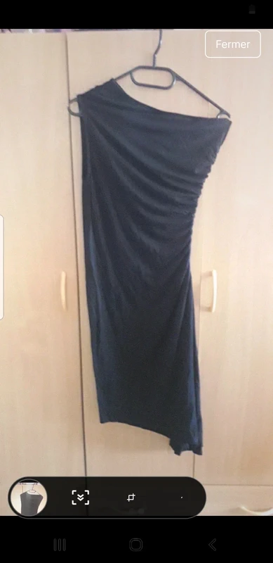 Robe noir à épaule nue taille 36