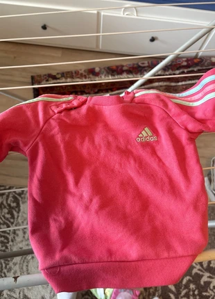 Pullover, merk: adidas, staat: Heel goed, maat: 9-12 maanden / 74 cm, € 2,50, € 3,33 inclusief Kopersbescherming