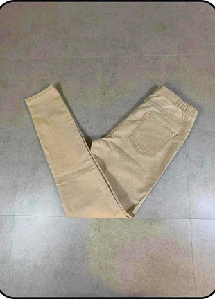 Jeans slim femme beige - marque C&A - taille 38 - très bon état, marca: C&A, estado: Muito bom, tamanho: M / 38 / 10, €3.00, €3.85 inclui Proteção do Comprador