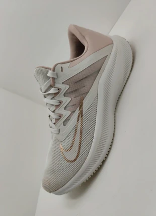 Sneakers Nike Quest 3 rose beige taille 38, marke: Nike, zustand: Sehr gut, größe: 38, 25,00 €, 26,95 € beinhaltet Vinted-Käuferschutz Pro