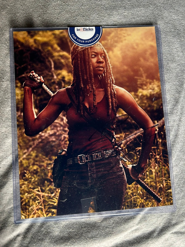 Dana guira autograph