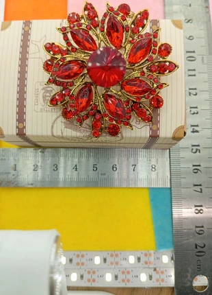 Broche avec la boîte, marca: Broche.fr, estado: Muito bom, €5.00, €5.95 inclui Proteção do Comprador Pro