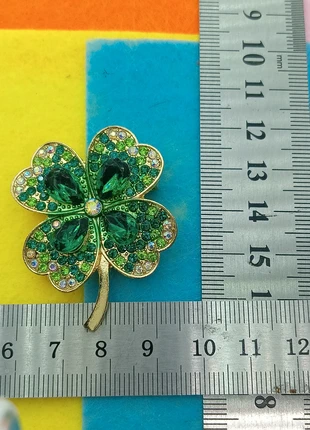 Broche, merk: Montre.fr, staat: Heel goed, € 5,00, € 5,95 inclusief Kopersbescherming Pro