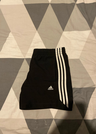Shorts Adidas Taille S Noir, marque: adidas, état: Très bon état, taille: S, 10,00 €, 11,20 € Protection acheteurs incluse