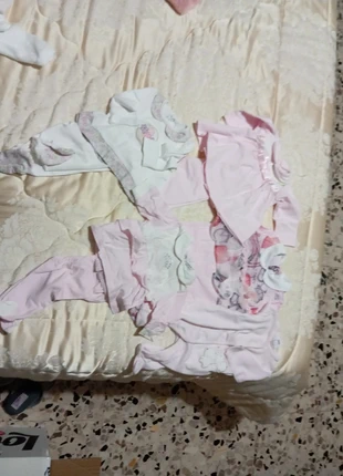 Set neonata cotone 0/1 mese 8 pezzi, brand: Nazareno Gabrielli, condizioni: Ottime, taglia: Fino a 1 mese / 50 cm, €10.00, €11.20 include la Protezione acquisti