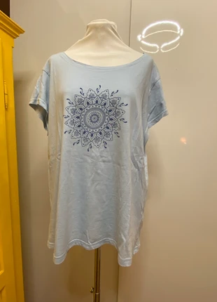 T-shirt azzurra con mandala-Beloved, brand: beloved, condizioni: Ottime, taglia: XXXL / IT 50 / EU 46, €3.50, €4.38 include la Protezione acquisti