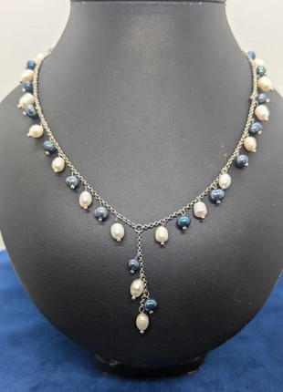 Collier en métal argenté et perles d'eau douce noires et blanches, brand: LDADPR, condition: Very good, €15.00, €16.45 includes Buyer Protection Pro