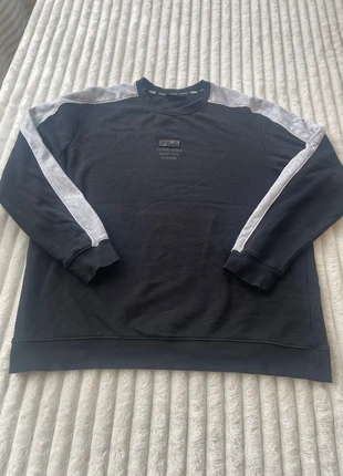 Pull Sweet Fila Noir et Gris taille XL, marke: FILA, zustand: Sehr gut, größe: XL, 9,00 €, 10,15 € inklusive Vinted-Käuferschutz
