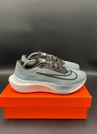 Nike Zoom Fly 5, marque: Nike, état: Très bon état, taille: 44,5, 80,00 €, 84,70 € Protection acheteurs incluse