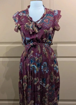 Robe bordeaux imprimée – Élégance simple et confort au quotidien, marque: New Collection, état: Très bon état, taille: M / 38 / 10, 15,00 €, 16,45 € Protection acheteurs (Pro) incluse