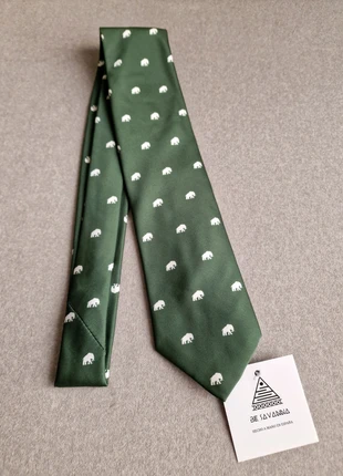 Corbata verde elefantes NUEVA, marca: SEDA, estado: Nuevo con etiquetas, 19,00 €, 20,65 € Protección al comprador incluida