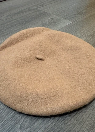 Classic Beige Beret – Timeless Elegance, marque: Timeless, état: Neuf sans étiquette, taille: Taille unique, 10,00 €, 11,20 € Protection acheteurs incluse