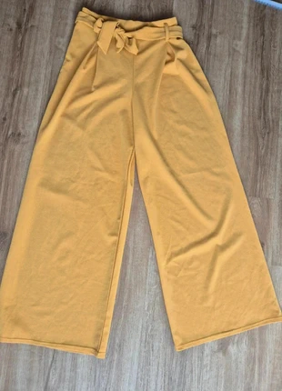 Pantalon jambes larges moutarde, merk: Italia Independent, staat: Goed, maat: Universele maat, € 4,00, € 4,90 inclusief Kopersbescherming