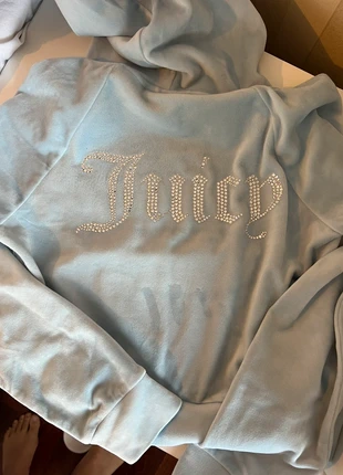Juicy Couture Baby Blue Velour Hoodie, marca: Juicy Couture, estado: Muito bom, tamanho: S / 36 / 8, €32.00, €34.30 inclui Proteção do Comprador