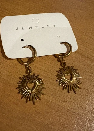 Boucles d’oreilles cœur, marque: Amazon, état: Neuf avec étiquette, 5,00 €, 5,95 € Protection acheteurs incluse