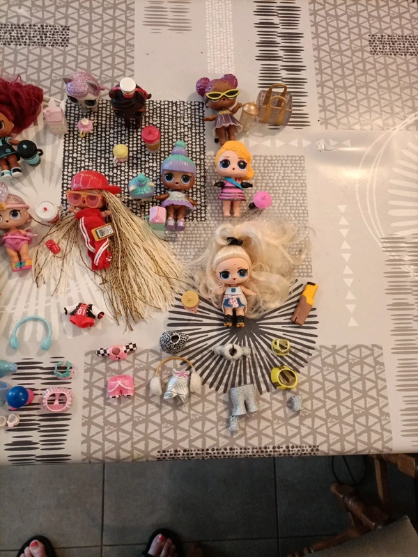Lot poupées lol + accessoires - photo numéro 5