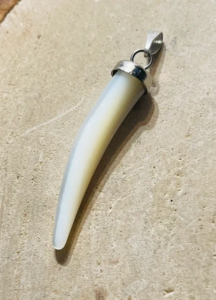 Pendentif en Nacre en forme de dent d’animal, marca: PENDENTIF NACRE, estado: Nuevo sin etiquetas, 5,00 €, 5,95 € Protección al comprador Pro incluida