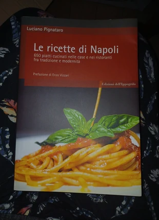 Le ricette di Napoli - 650 piatti cucinati nelle case e nei ristoranti, état: Très bon état, 5,00 €, 5,95 € Protection acheteurs incluse