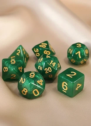 Set 7 dés polyédriques vert effet ciel étoilé chiffres dorés (d&d, coc, jdr), état: Neuf sans étiquette, 5,90 €, 6,90 € Protection acheteurs (Pro) incluse