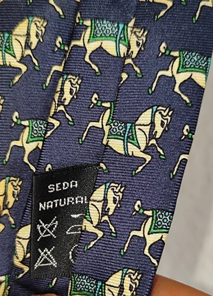 Corbata vintage de seda natural de Anthime Mouley, estampado de caballos, marca: Vintage Dressing, estado: Muy bueno, 6,00 €, 7,00 € Protección al comprador incluida