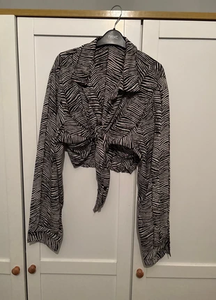 Crop zebra tie front shirt, brand: Zebra, condition: Very good, size: L / 12, £2.50, £3.33 includes Buyer Protection