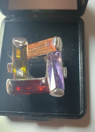 Ring zilverkleurig met 4 kristallen, merk: La Chiquita, staat: Heel goed, maat: 58.1 mm / 18.5 mm Ø, € 25,00, € 26,95 inclusief Kopersbescherming