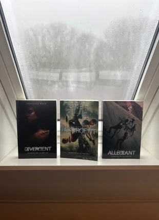 Divergent serie - Veronica Roth, staat: Goed, € 12,00, € 13,30 inclusief Kopersbescherming