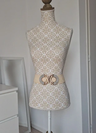 Ceinture beige tressée boucle dorée et strass 68 cm, zustand: Neu, größe: 65, 7,99 €, 9,09 € inklusive Vinted-Käuferschutz