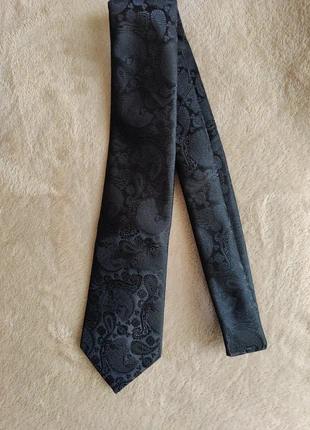 Cravate noire paisley bandana, état: Très bon état, 7,00 €, 8,05 € Protection acheteurs (Pro) incluse