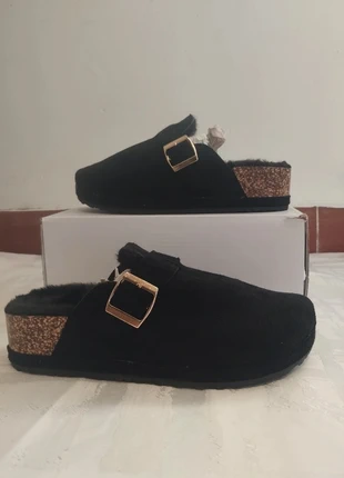 Sabots fourrés noir - Femme, neufs et confortables taille 37, estado: Novo com etiquetas, tamanho: 37, €20.00, €21.70 inclui Proteção do Comprador Pro
