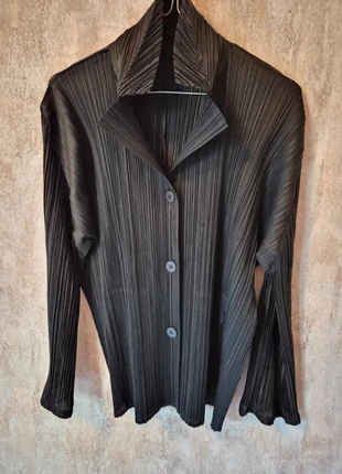 Gilet Pleats Please, merk: Pleats Please Issey Miyake, staat: Heel goed, maat: XXS / 32 / 4, € 165,00, € 173,95 inclusief Kopersbescherming