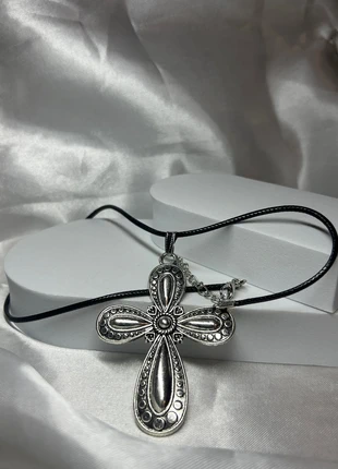 Vintage necklace cross, marque: Vintage Dressing, état: Très bon état, 8,00 €, 9,10 € Protection acheteurs incluse