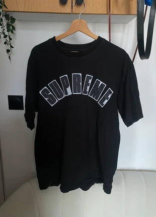 T-shirt Supreme noir logo oversized (taille L), brand: Supreme, condition: Very good, size: L, €50.00, €53.20 includes Buyer Protection